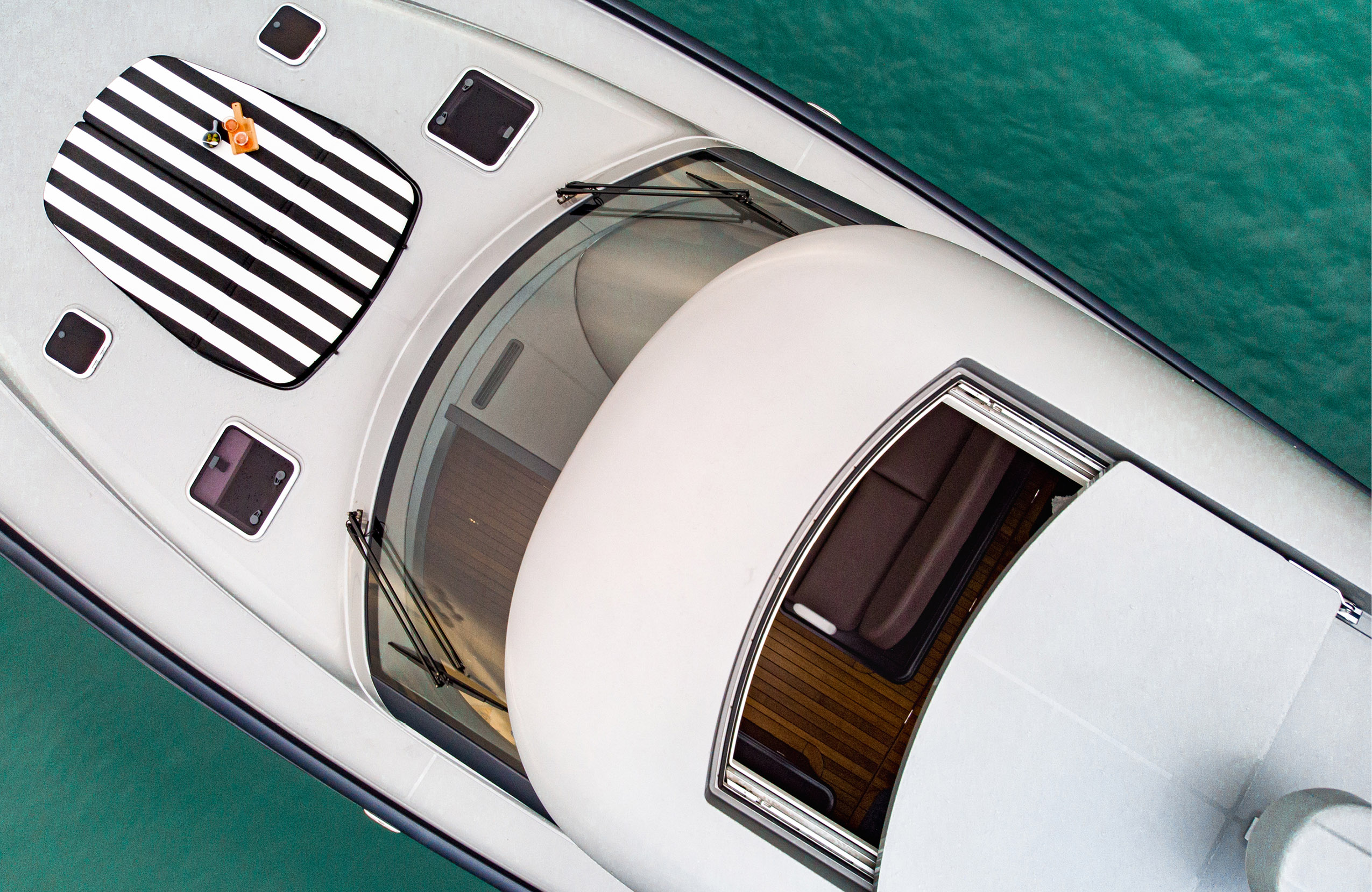 Palm Beach Motor Yachts PB GT 60 exterior
